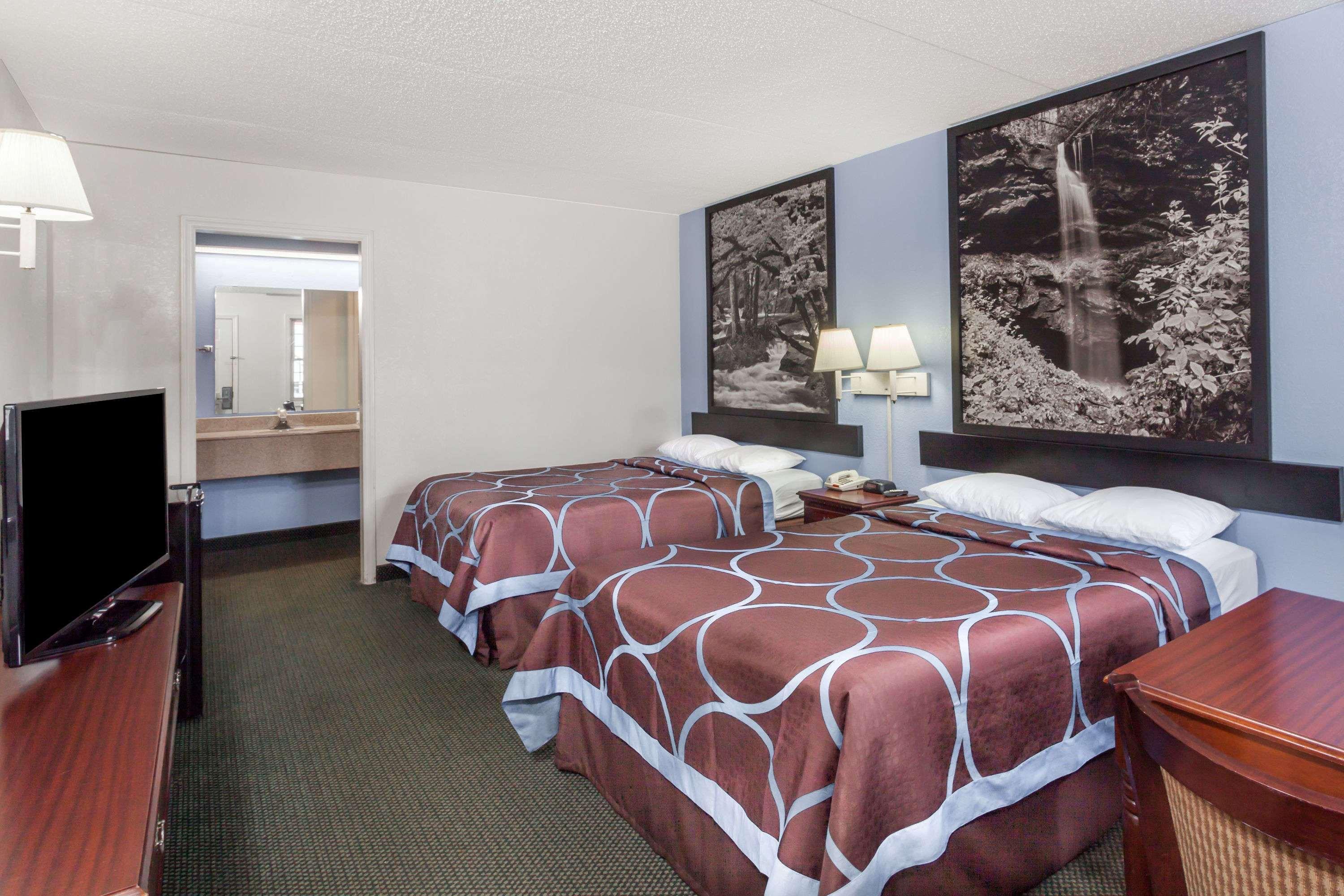 Super 8 By Wyndham Kingston Hotel Exterior foto