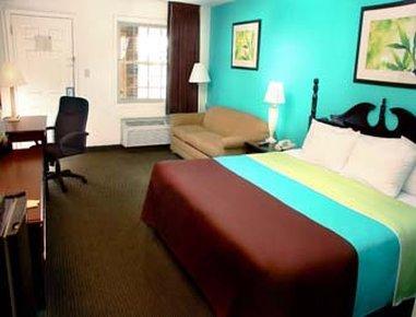 Super 8 By Wyndham Kingston Hotel Exterior foto